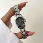 ساعت کاسیو زنانه تقویم دار صفحه مشکی بند سیلور