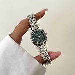 ساعت نایدو صفحه مربع سبز بند حصیری