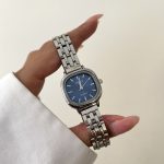 ساعت نایدو صفحه مربع سورمه ای بند حصیری