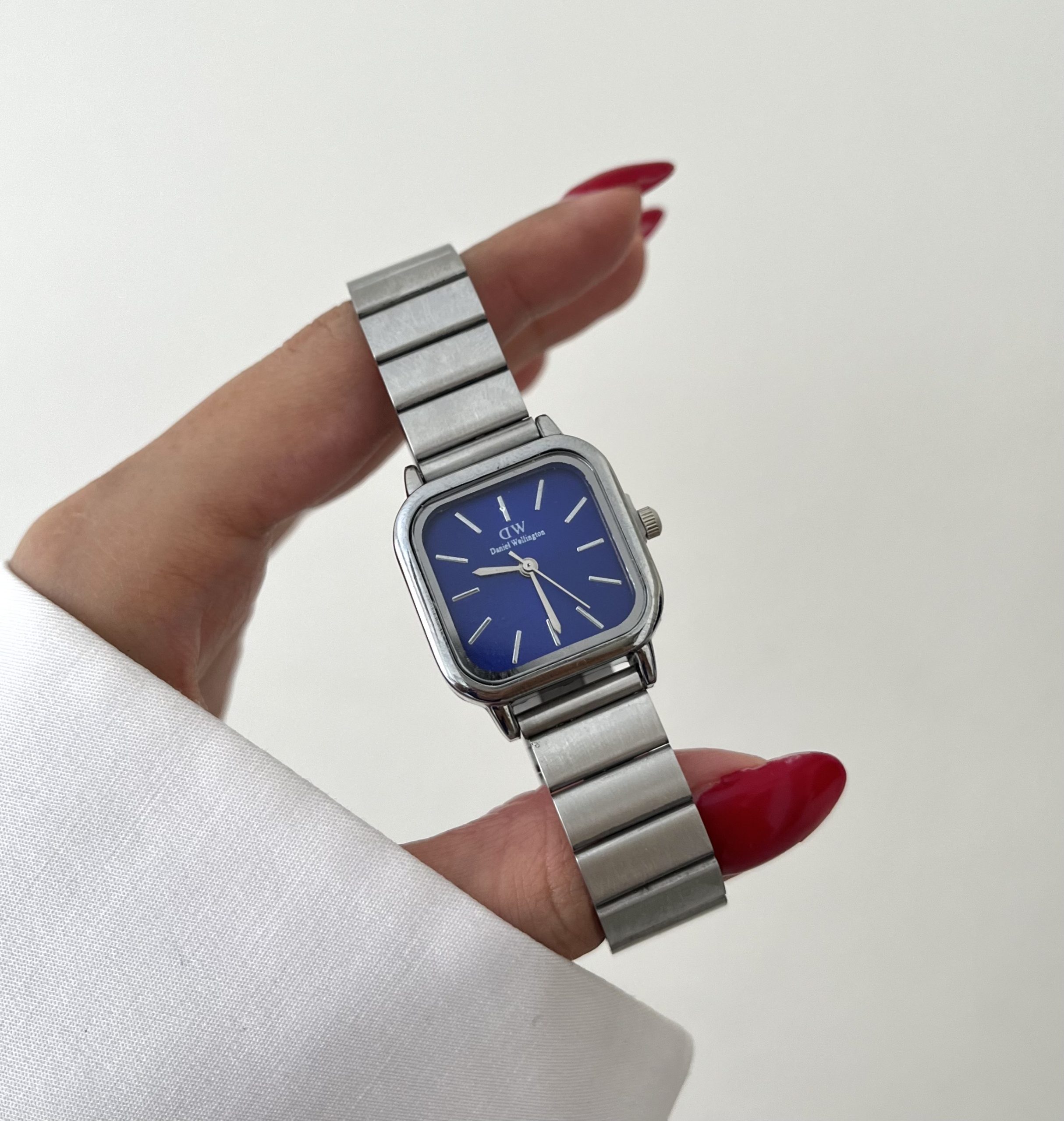 IMG_1716 ساعت DW صفحه سورمه ای بند سیلور کرکره ای - Image 1