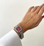 ساعت DW صفحه زرشکی بند سیلور کرکره ای - Image 3