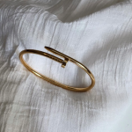 دستبند میخ کارتیر طلایی